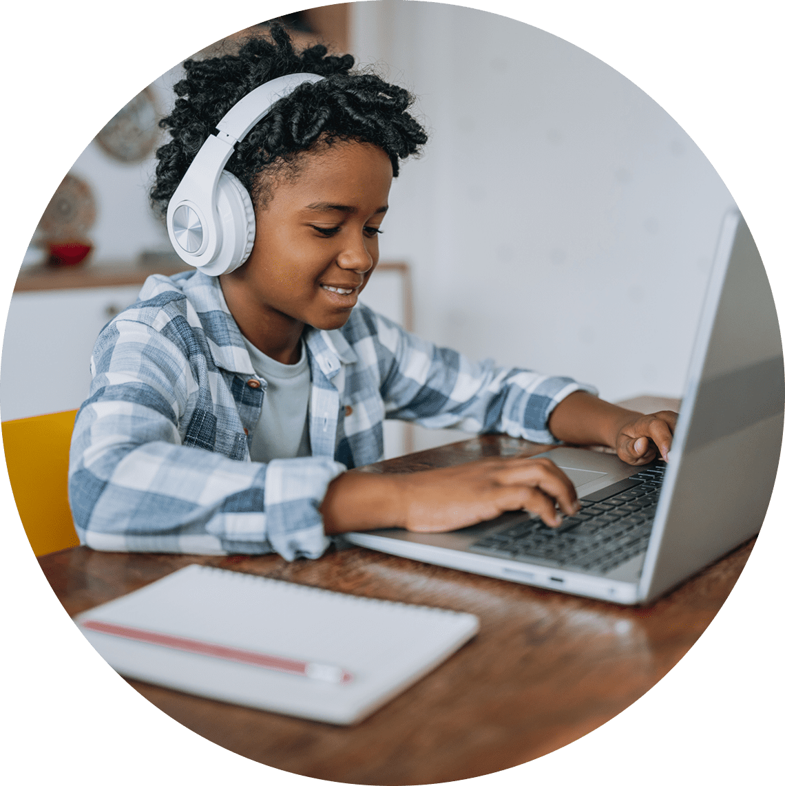Kid studying online at home